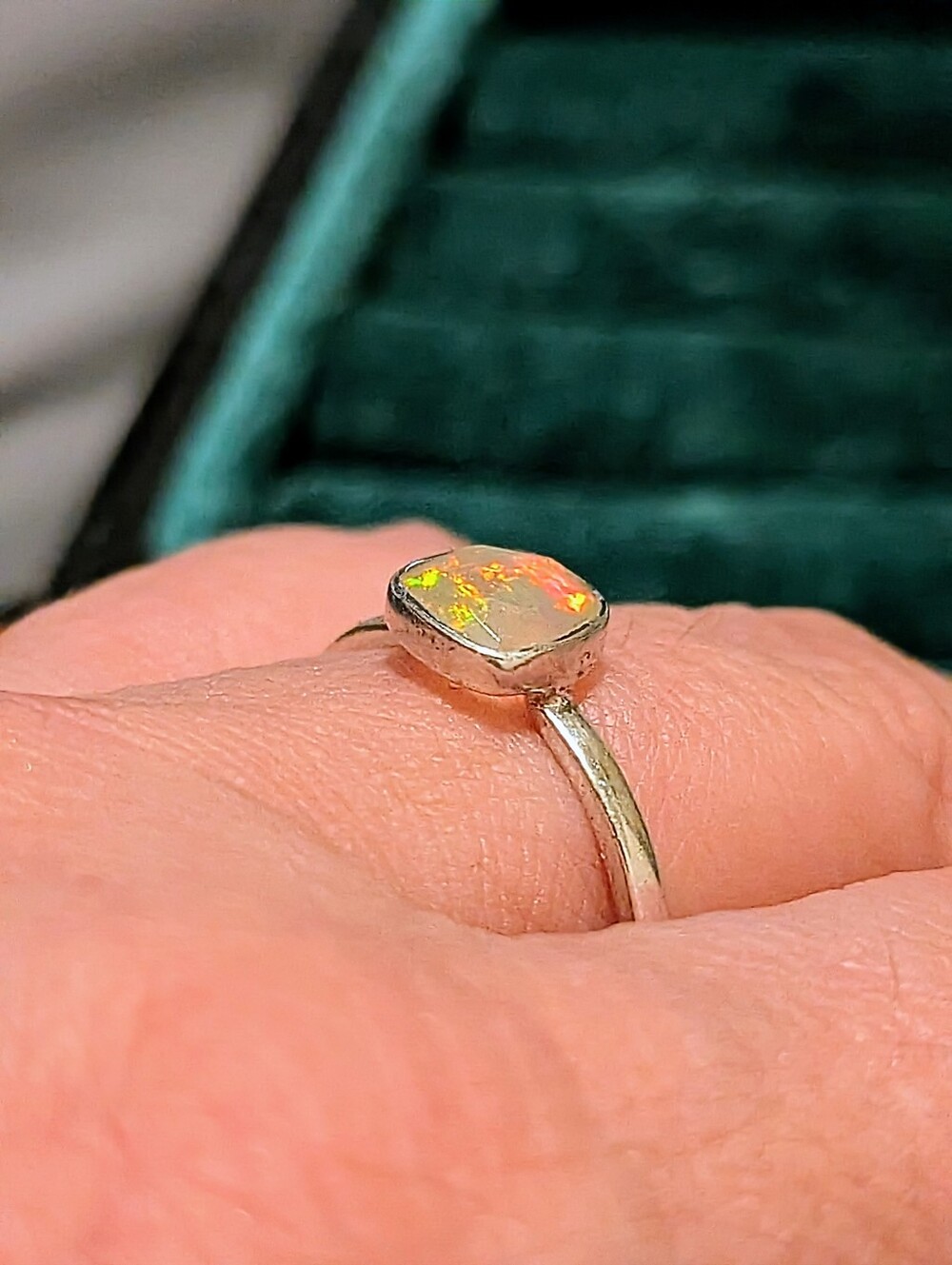 VINTAGE Sterling Silver Ethiopian Opal Cushion Solitaire Ring - - Picture 3 of 12